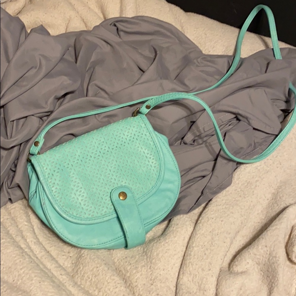 Roxy cross body purse!